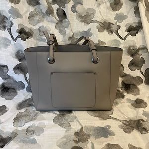 Michael Kors Walsh Leather Tote/Purse - Pearl Gray